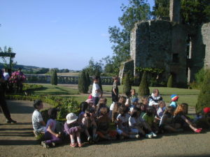 Groupe scolaire accueilli au Château de la Flocellière, Vendée