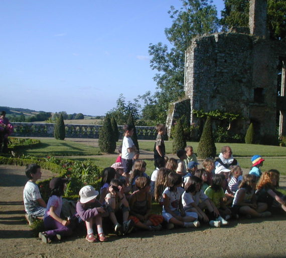 Groupe scolaire accueilli au Château de la Flocellière, Vendée