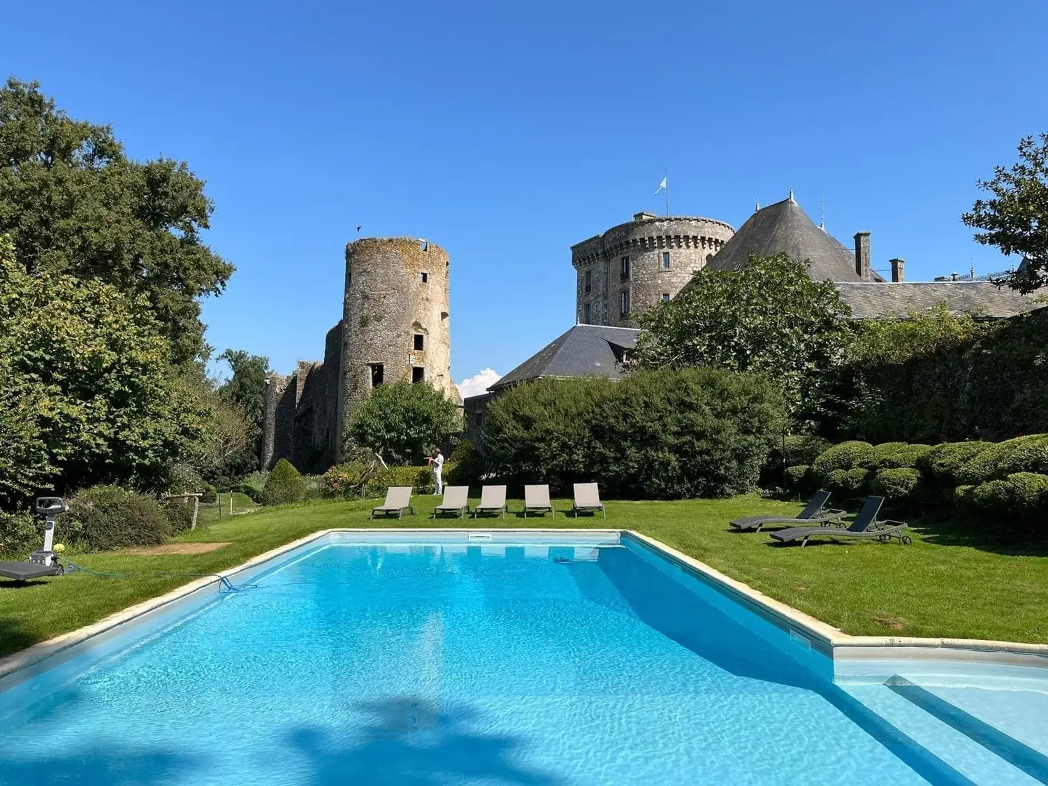 piscine vue château