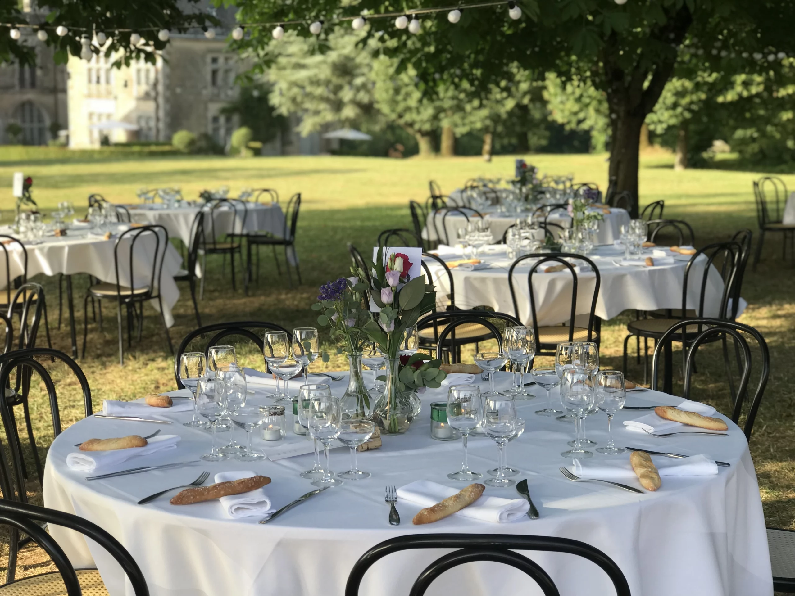 dîner de mariage en extérieur
