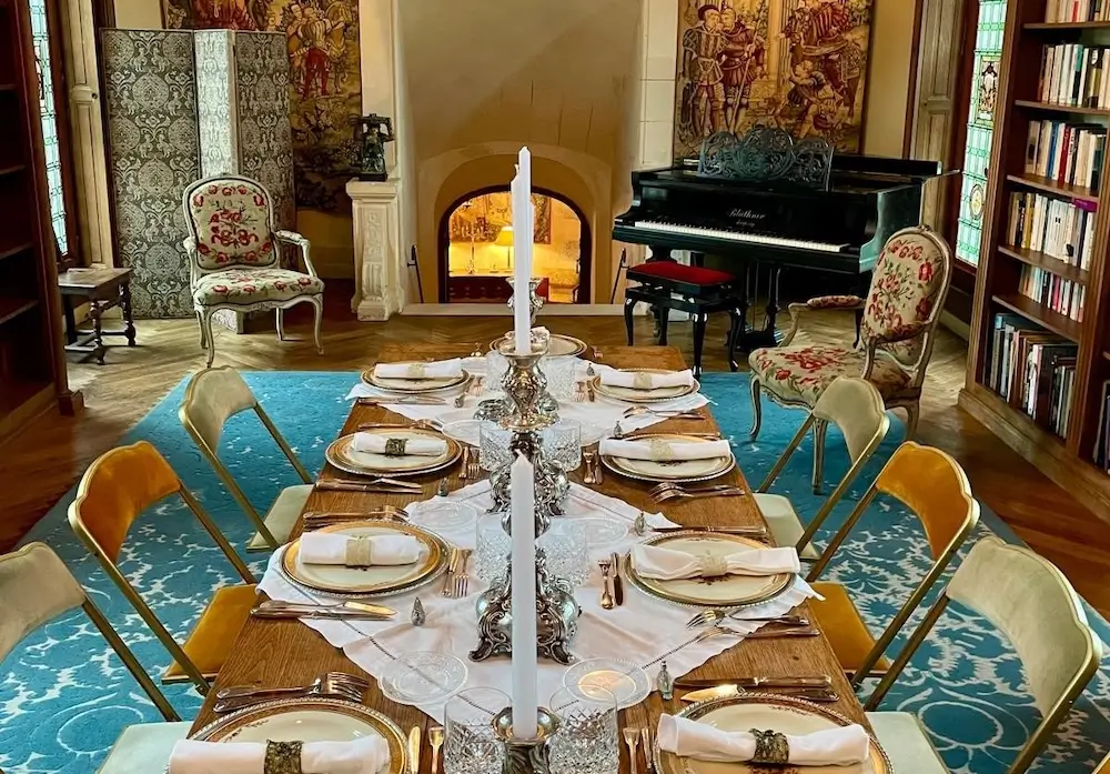 Table du château préparé pour un séminaire