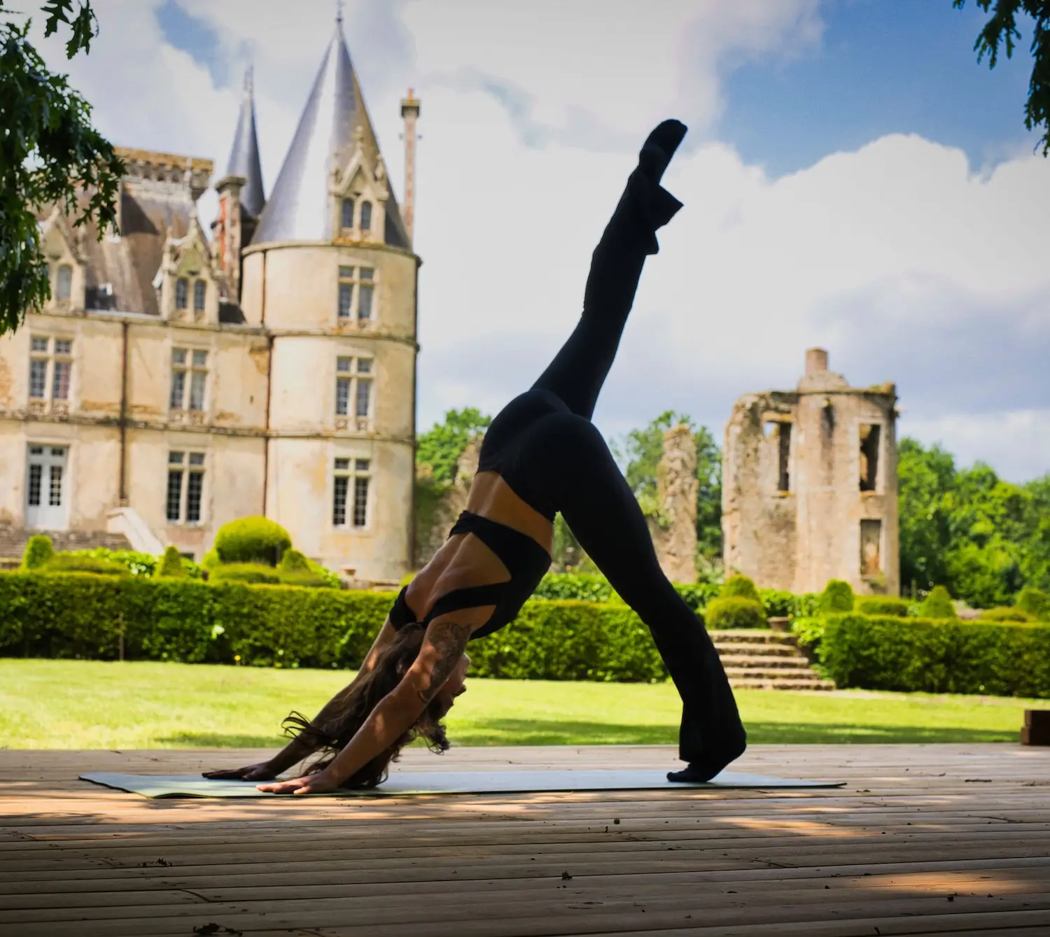 femme qui fait du yoga